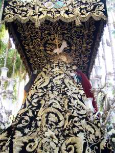 El manto es de las Hermanas Antunez de 1891